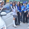 Nữ sinh nén đau chống nạng đi thi, bật khóc vì làm bài không như ý