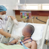 Súc miệng bằng cồn chữa đau răng, người đàn ông rơi vào hôn mê