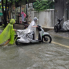 Lũ lên nhanh, nhiều vùng từ Huế đến Quảng Bình ngập trong nước