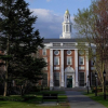 Thẩm phán Mỹ chặn kế hoạch đóng cửa Harvard