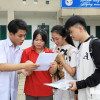 Thí sinh rạng rỡ làm thủ tục dự thi tốt nghiệp THPT 2025