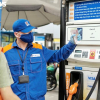 Giá xăng RON 95 vượt 21.500 đồng/lít