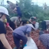 'Hôi vải' trên xe tải gặp nạn: Nhiều người chuyển tiền cho tài xế