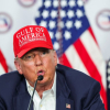Ông Trump có thể sắp dùng quyền đặc biệt để gửi khẩn cấp vũ khí cho Ukraine