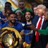 Tổng thống Trump giữ cúp thật ở Nhà Trắng, trao bản sao cho Chelsea
