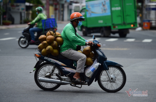 TPHCM lên ý tưởng chuyển 400.000 xe máy xăng chạy dịch vụ sang xe điện: Lộ trình thế nào?