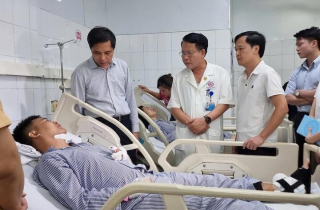 Nạn nhân kể phút sinh tử khi tàu lật trên vịnh Hạ Long, cố lặn vào cứu người nhưng bất thành