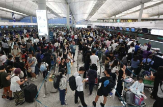 Bão Wipha quét qua Trung Quốc: 500 chuyến bay hủy, 100.000 hành khách ảnh hưởng