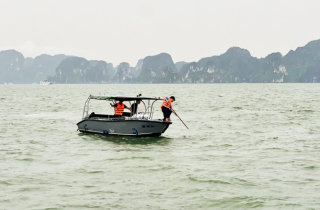 Tìm thấy thi thể cháu bé trong vụ lật tàu du lịch trên vịnh Hạ Long