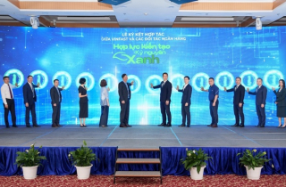 VinFast và 12 ngân hàng, tổ chức tài chính hỗ trợ người dân Thủ đô đổi xe điện