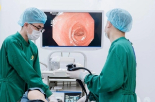 Đau bụng, đại tiện ra máu, người phụ nữ đi khám phát hiện ung thư