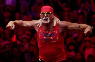 Huyền thoại đấu vật Hulk Hogan qua đời