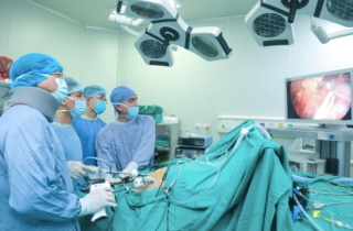 Sụt cân nhanh trong 3 tháng, người đàn ông cùng lúc mắc hai loại ung thư