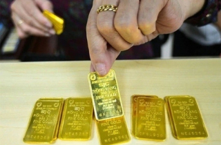 Nhà đầu tư lỗ 2- 3 triệu đồng mỗi lượng vàng khi giao dịch mua - bán