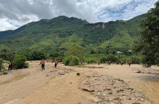 Lũ quét khủng khiếp ở Sơn La: Thêm 2 người mất tích, nhiều nhà bị cuốn trôi