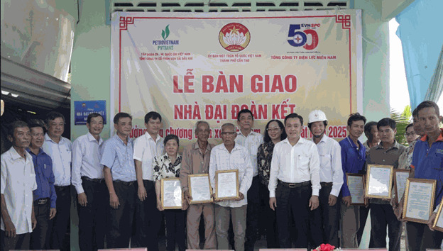 ban giao nha Doan ket 2025