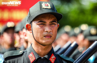 Gương mặt rám nắng, đẫm mồ hôi trên thao trường nắng lửa mừng đại lễ