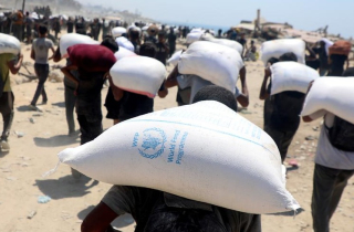 Pháp chuyển hàng viện trợ bằng đường hàng không đến Gaza