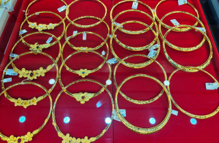 Giá vàng tăng 1,7 triệu đồng/lượng so với đầu tháng 7-2025