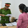 Bắt giam bảo mẫu ném bé trai 14 tháng tuổi xuống nền, chấn thương sọ não
