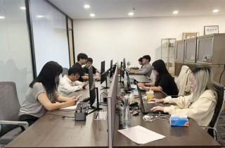 Công ty ‘giả vờ làm việc’ gây sốt, ai đến làm phải trả 100 nghìn đồng mỗi ngày