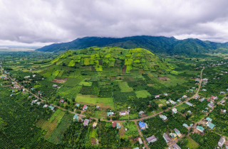Chiêm ngưỡng núi lửa Chư Đăng Ya triệu năm tuổi ở Gia Lai