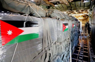 Jordan không vận hàng chục tấn hàng viện trợ cho Gaza
