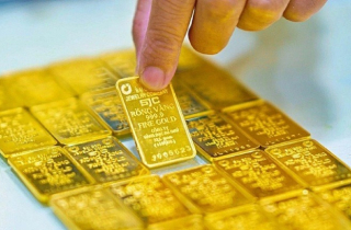 Giá vàng miếng tăng nóng hơn 2 triệu đồng/lượng, chuyên gia khuyến cáo gấp