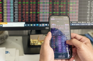 Dự báo VN-Index tăng trong ngắn hạn, nhà đầu tư nên mua vào?