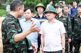 Phó Thủ tướng Lê Thành Long thăm hỏi, chỉ đạo khắc phục hậu quả mưa lũ ở Sơn La