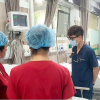 Thở máy, lọc máu vì sốc nhiệt