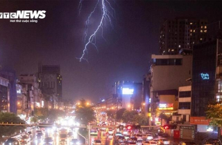 Chiều nay miền Bắc đón mưa dông, kết thúc đợt nắng nóng kỷ lục 40°C