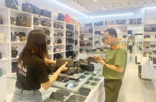 Công an Hà Nội chuyển hồ sơ xử lý vụ gần 2.500 sản phẩm hàng hiệu giả