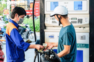 Chiều nay, giá xăng dự báo tiếp tục tăng, giá dầu giảm nhiệt