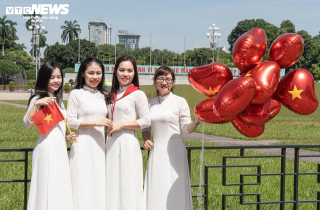 Dậy từ 4h sáng, nô nức check-in lăng Bác dịp kỷ niệm 80 năm Quốc khánh