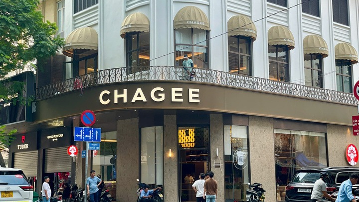 2 kiểu ‘quay xe’ của McDonald’s và Chagee trên đất vàng TP.HCM
