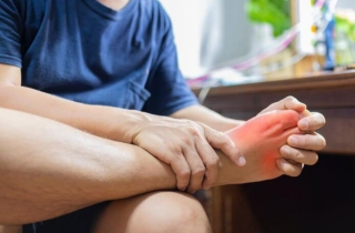 Hai dấu hiệu điển hình của bệnh Chikungunia để phân biệt với sốt xuất huyết