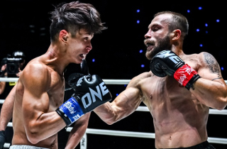 Cao thủ Nhật tung 10 cú đấm trong 2 giây, ngược dòng hạ gục võ sĩ châu Âu