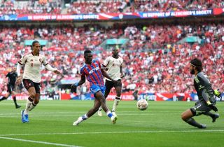 Tân binh tỏa sáng, Liverpool bất ngờ trượt Siêu cúp Anh