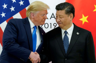 Ông Trump gia hạn thời hạn áp thuế lên Trung Quốc thêm 90 ngày