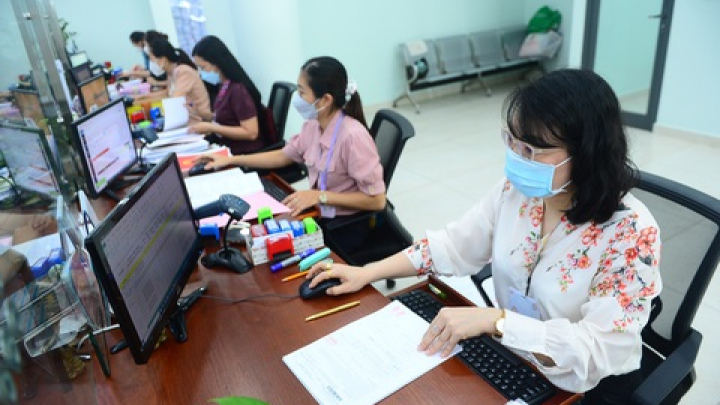Vì sao hơn 35.000 viên chức thôi việc trong 3 năm?