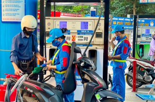 Dự báo giá xăng có thể giảm hơn 400 đồng/lít