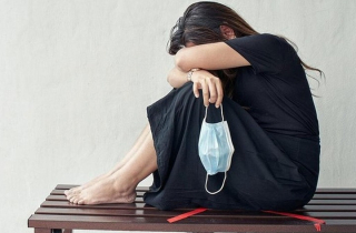 Lẩm bẩm, cười một mình - bi kịch nữ sinh 21 tuổi sau 5 năm nghiện ma túy