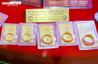 Mua vàng nhẫn lúc giá đỉnh, người mua lỗ bao nhiêu?