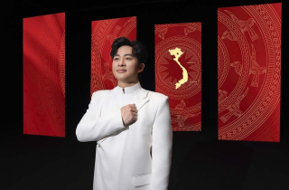 Tùng Dương lại gây sốt với MV “Việt Nam - Tự hào tiếp bước tương lai”