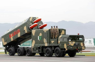 Pakistan tăng cường sức mạnh tên lửa