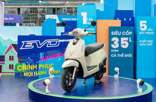 VinFast bảo hành chính hãng 6 năm cho xe, 8 năm cho pin xe máy điện