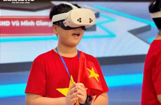 'Xuyên không' cùng lòng yêu nước