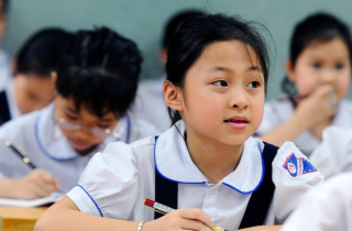 Miễn học phí, học sinh vẫn phải đóng những khoản tiền nào trong năm học mới?