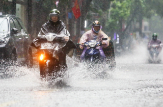 Dự báo thời tiết 10 ngày tới: Miền Bắc liên tục hứng mưa to và dông